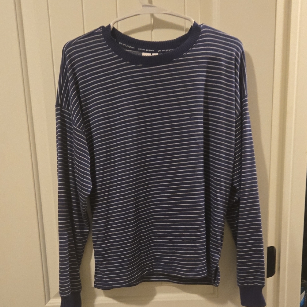 Joyspun White and Blue Striped Long Sleeve Top
